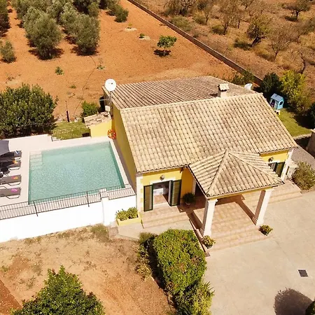 بيت للعطل Son Serra Country For 4 Near