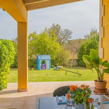 بيت للعطل Son Serra Country For 4 Near *